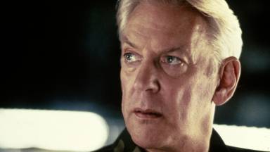 Click to play video 'Donald Sutherland dead: Legendary Canadian actor dies at 88'